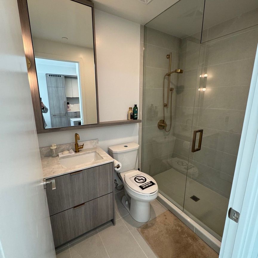 For Lease - 6 Greenbriar Road Unit# 304, Toronto, Ontario - Photo 1