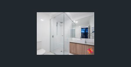 MODERN 2 BEDROOM AND 2 BATHROOM UNIT IN GREAT LOCATION - Photo 5