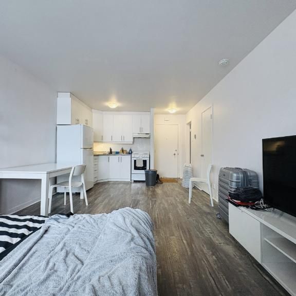 Loft entièrement meublé à louer Sainte-Foy / Sillery août 2026 - Photo 1