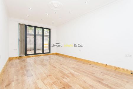 3 bedroom flat to rent - Photo 3