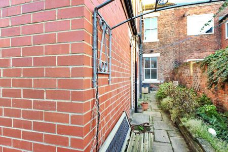 3 bedroom terraced house to rent - Photo 3