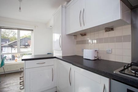 2 Kingsway Court, Kingsway, Dunmurry, BT17 9SE - Photo 5