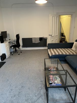 1 Bed Flat, Buckingham Road, BN1 - Photo 1