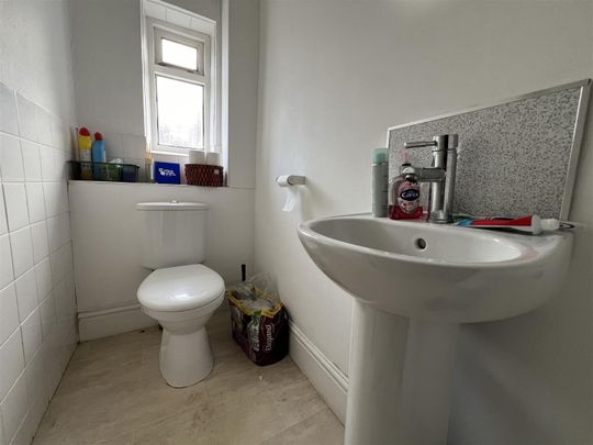 Ashville Avenue, Hyde Park, LS6 1LX, Leeds - Photo 1