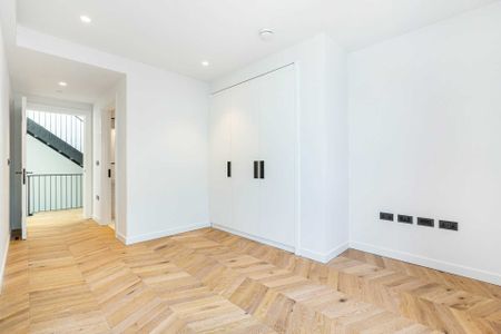 Price £4,615 pw - Available 25/05/2026 - Unfurnished - Photo 4
