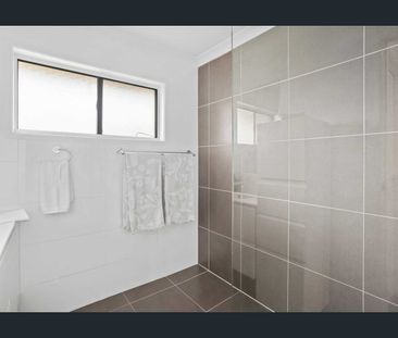 Charming Family Home in a Prime Location! - Photo 6