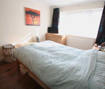 3 bedroom end of terrace house to rent - Photo 5