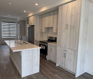 For Lease - 6 Lewis Craigie Lane, Richmond Hill, Ontario - Photo 6