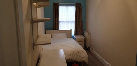 4 bedroom terraced house to rent - Photo 3