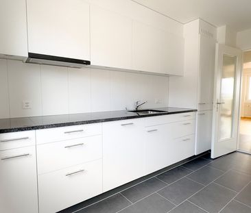 Totalsanierte 4 Zimmerwohnung mit grossem Balkon - Photo 6