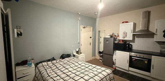 Studio to rent - Photo 2