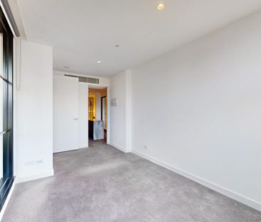 Spacious Three Bedroom Apartment - Victoria & Vine Residences - Photo 4