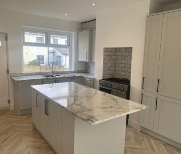 2 bedroom end of terrace house to rent - Photo 4