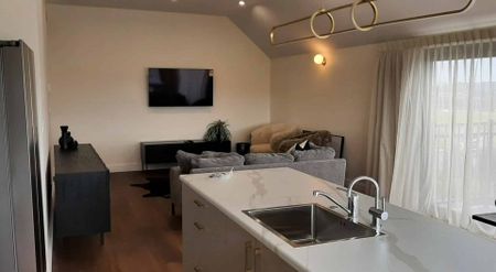 Luxury, Fully Furnished Apartment Living in Norfolk Downs - Photo 3