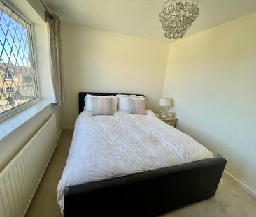 3 bedroom detached house to rent - Photo 3