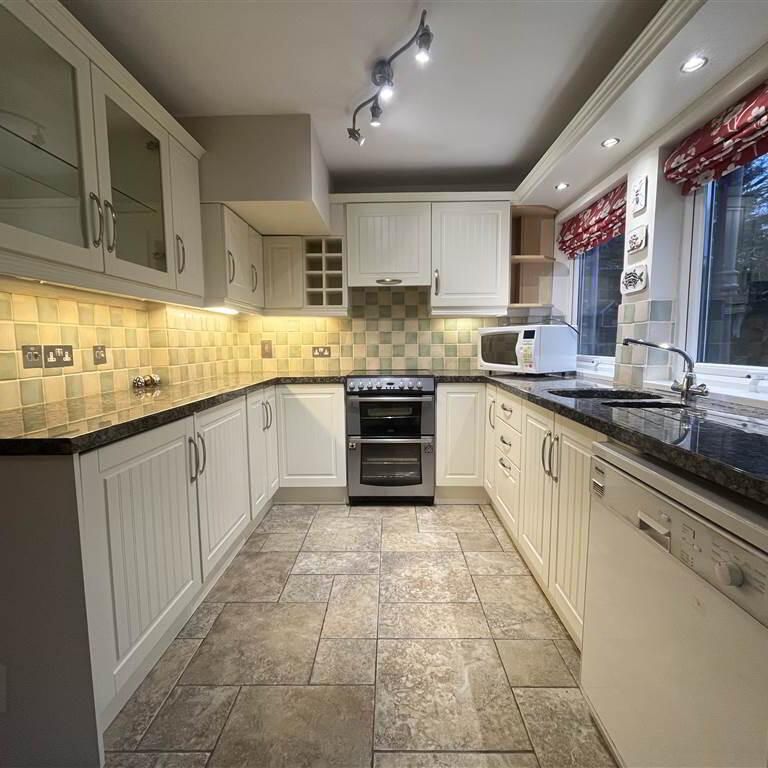 30 Minnowburn Drive, Grays Park, Belfast, BT8 7QJ - Photo 1