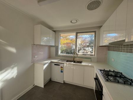 3/11 Rangeview Grove, Balwyn North VIC 3104 - Apartment For Rent | Domain - Photo 5