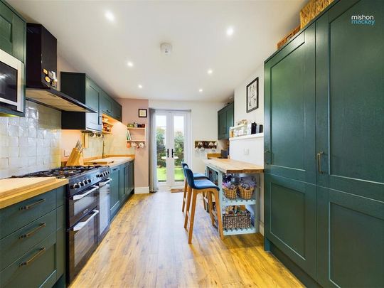 4 bedroom terraced house to rent - Photo 1