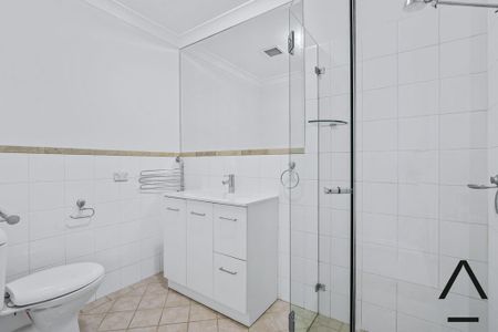 Freshly Painted Large Open Plan Two Bedroom Townhouse - Photo 4