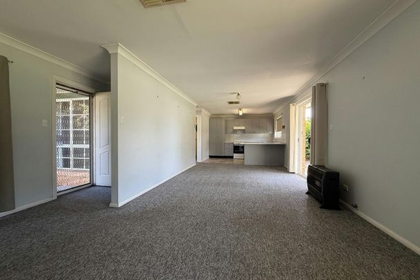 Charming Brick Home in Parkes - Photo 1