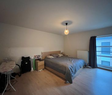 Halfopen woning met 4 slaapkamers en ruime tuin - Photo 3