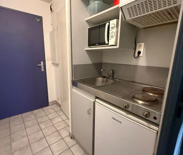 Location Appartement 1 pièce 18m² - Photo 3