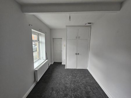 2 Bedroom End Terraced Bungalow - Photo 3