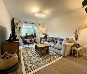 2 bedroom maisonette to rent - Photo 2