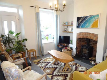 4 bedroom terraced house to rent - Photo 4