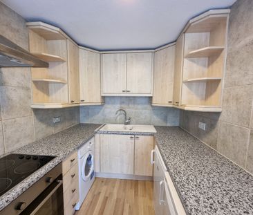 Addiscombe Road - Photo 4