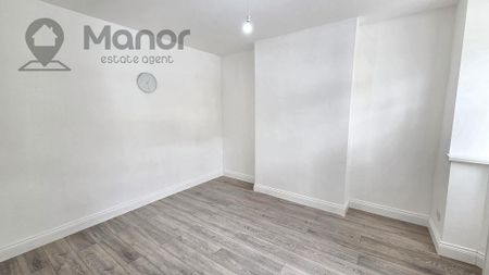 4 bedroom terraced house to rent - Photo 3