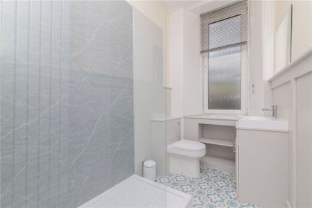 Flat 2/1, 77 Oban Drive - Photo 5