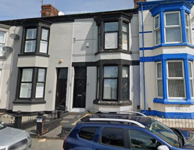 Spellow Lane Room 2 (Double En-suite) - Photo 1