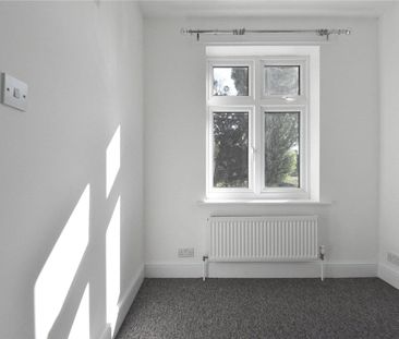 Well presented 3 bedroom semi-detached house situated to the north ... - Photo 5