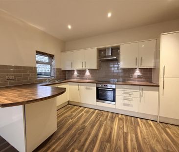 High Point House, Acomb - Photo 2