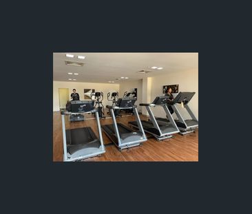 Mantra Resdiences @ Southport Central: 2 Bedroom apartment with spe... - Photo 2