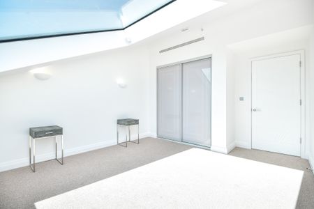 Hoover Building, Western Avenue, Greenford, UB6 flat to rent - Photo 2