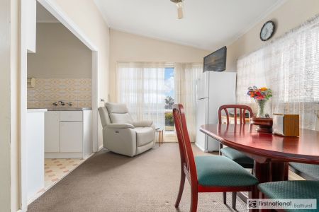 Low-Maintenance Living in a Prime Bathurst Location - Photo 4