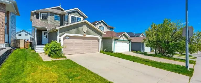Walk to Schools,Shops & More–3 Bed Home for Rent in SW Calgary with central A/C! | 184 Bridlewood Road Southwest, Calgary - Photo 1
