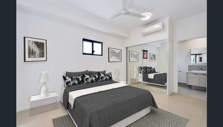 LUXURIOUS LIVING IN NIGHCLIFF - Photo 2