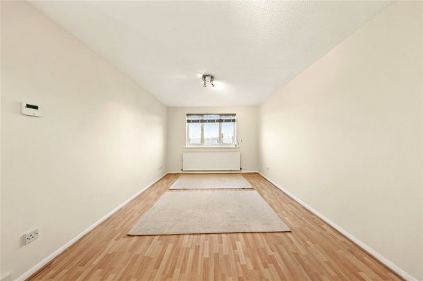 Cornmow Drive, NW10, London - Photo 1