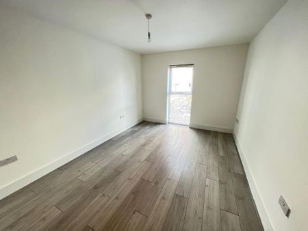 2 bedroom ground floor flat to rent - Photo 3