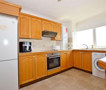 2 bedroom flat to rent - Photo 5