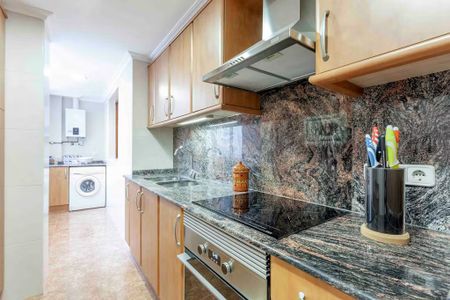Carrer de Cavite, Valencia, Valencian Community 46011 - Photo 5