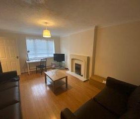 4 bedroom terraced house to rent - Photo 6