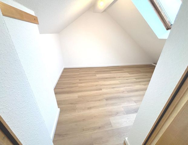 Konz: Frisch renovierte 97 m² Maisonettewohnung – 4 Zimmer, Balkon, lichtdurchflutet. - Foto 1