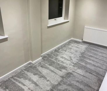 4 bedroom semi-detached house to rent - Photo 4