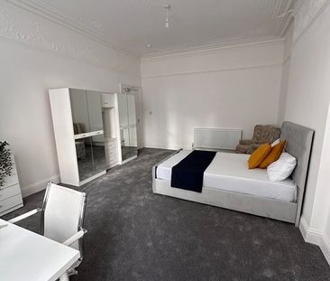 Room in a Shared House, Walm Lane, NW2 - Photo 2