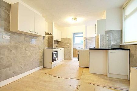 Fotheringham Road, Enfield, EN1 - Photo 2