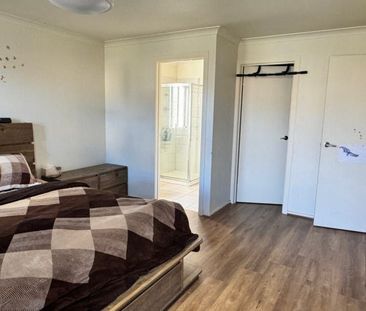 Spacious Family Living in a Convenient Cranbourne North Location - Photo 6